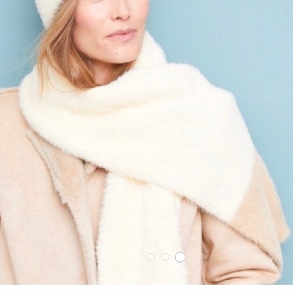 Anthropologie Sleeping on Snow scarf AND hat!! EUC